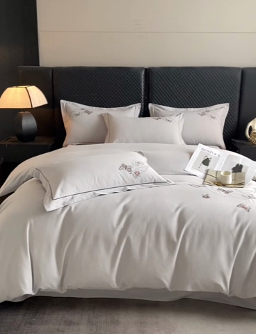 91家纺网 家纺一手货源 找家纺 涵宸家纺 2024新款全棉磨毛刺绣四件套--蝶影系列 蝶影-灰