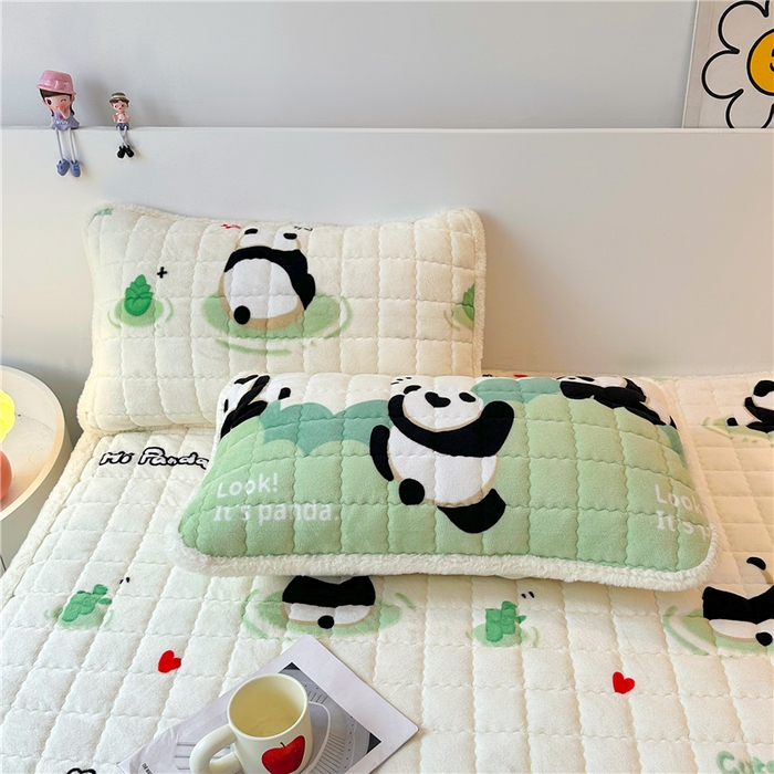 91家纺网 家纺一手货源 找家纺 喜居 2024新款印花牛奶绒床褥垫加厚宝宝绒床褥子床垫薄床垫 欢乐熊猫