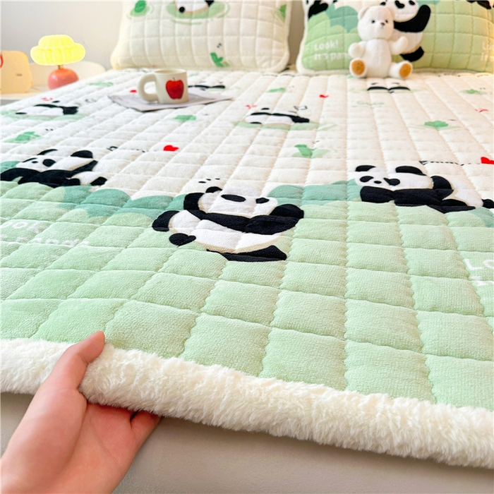 91家纺网 家纺一手货源 找家纺 喜居 2024新款印花牛奶绒床褥垫加厚宝宝绒床褥子床垫薄床垫 欢乐熊猫