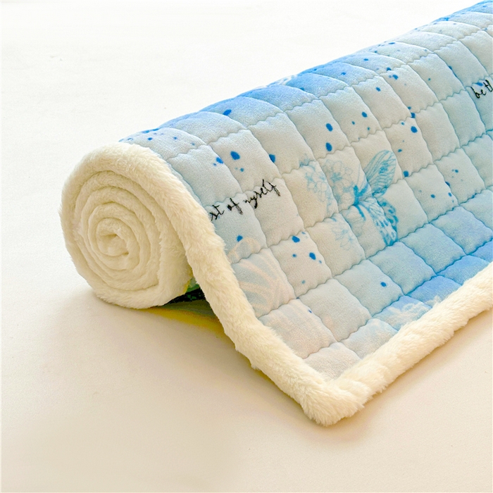91家纺网 家纺一手货源 找家纺 喜居 2024新款印花牛奶绒床褥垫加厚宝宝绒床褥子床垫薄床垫 爱丽丝