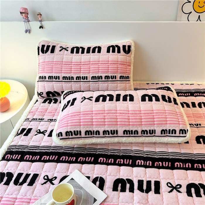 91家纺网 家纺一手货源 找家纺 喜居 2024新款印花牛奶绒床褥垫加厚宝宝绒床褥子床垫薄床垫 MM蝴蝶结