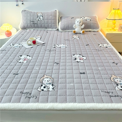 91家纺网 家纺一手货源 找家纺 喜居 2024新款印花牛奶绒床褥垫加厚宝宝绒床褥子床垫薄床垫 调皮狗