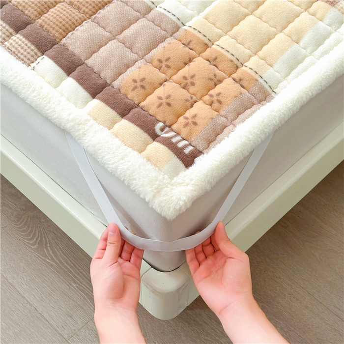 91家纺网 家纺一手货源 找家纺 喜居 2024新款印花牛奶绒床褥垫加厚宝宝绒床褥子床垫薄床垫 温情时光