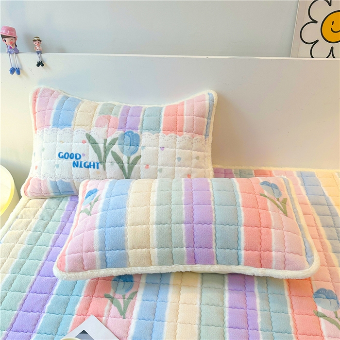 91家纺网 家纺一手货源 找家纺 喜居 2024新款印花牛奶绒床褥垫加厚宝宝绒床褥子床垫薄床垫 缤纷彩虹