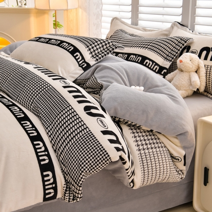 91家纺网 家纺一手货源 找家纺 （总）斯尔顿 2025新款230g小清新高克重牛奶绒四件套