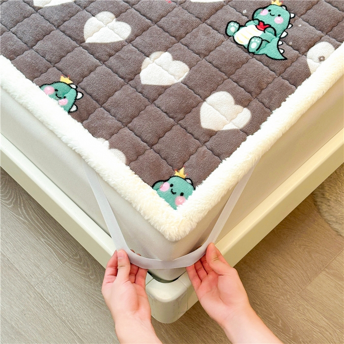 91家纺网 家纺一手货源 找家纺 喜居 2024新款印花牛奶绒床褥垫加厚宝宝绒床褥子床垫薄床垫 爱心恐龙