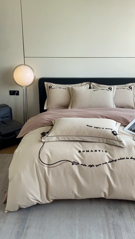 91家纺网 家纺一手货源 找家纺 涵宸家纺 2024新款全棉磨毛毛巾绣四件套--邦尼系列 邦尼-奶白