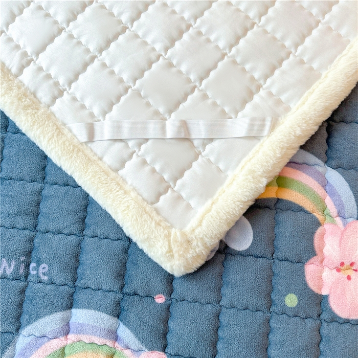 91家纺网 家纺一手货源 找家纺 喜居 2024新款印花牛奶绒床褥垫加厚宝宝绒床褥子床垫薄床垫 彩虹桥