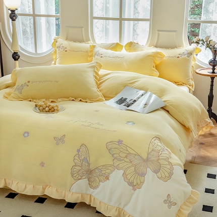 91家纺网 家纺一手货源 找家纺 （总）卡初家居（原微来） 2025秋冬新款A类高克重加厚保暖亲肤牛奶绒四件套--蝶舞系列（提供买家秀）