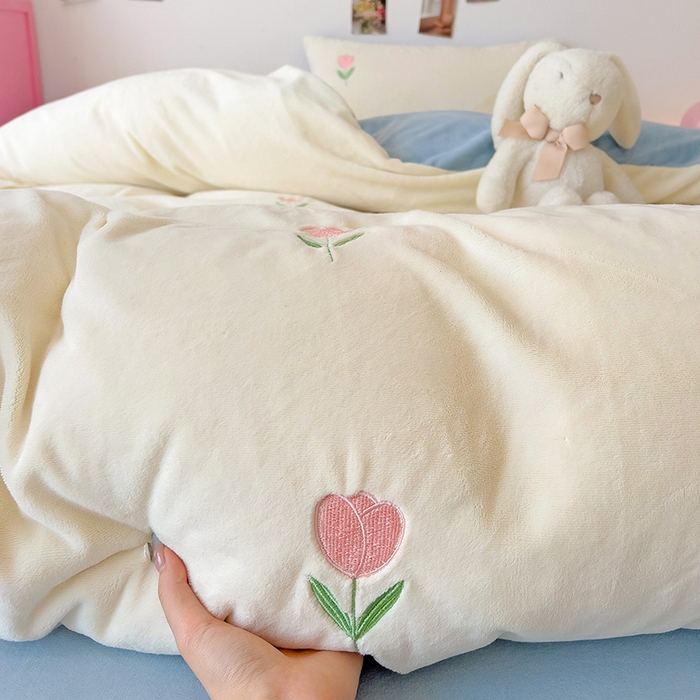 91家纺网 家纺一手货源 找家纺 海岛哥哥 2024新款小清新刺绣牛奶绒四件套 牛奶绒郁金香-天蓝