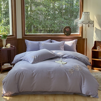 91家纺网 家纺一手货源 找家纺 巧玲珑 2025新款生态绣花四件套 倾世花颜--紫