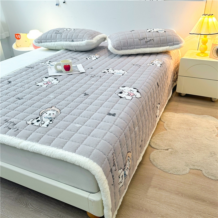 91家纺网 家纺一手货源 找家纺 喜居 2024新款印花牛奶绒床褥垫加厚宝宝绒床褥子床垫薄床垫 调皮狗