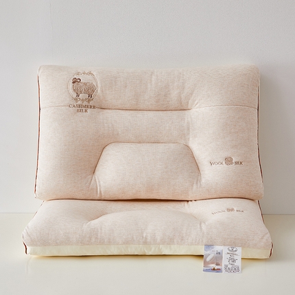 91家纺网 家纺一手货源 找家纺 （总）乐可 2024新款轻奢羊绒蚕咝枕枕头枕芯-风格二