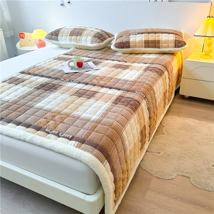 91家纺网 家纺一手货源 找家纺 喜居 2024新款印花牛奶绒床褥垫加厚宝宝绒床褥子床垫薄床垫 温情时光