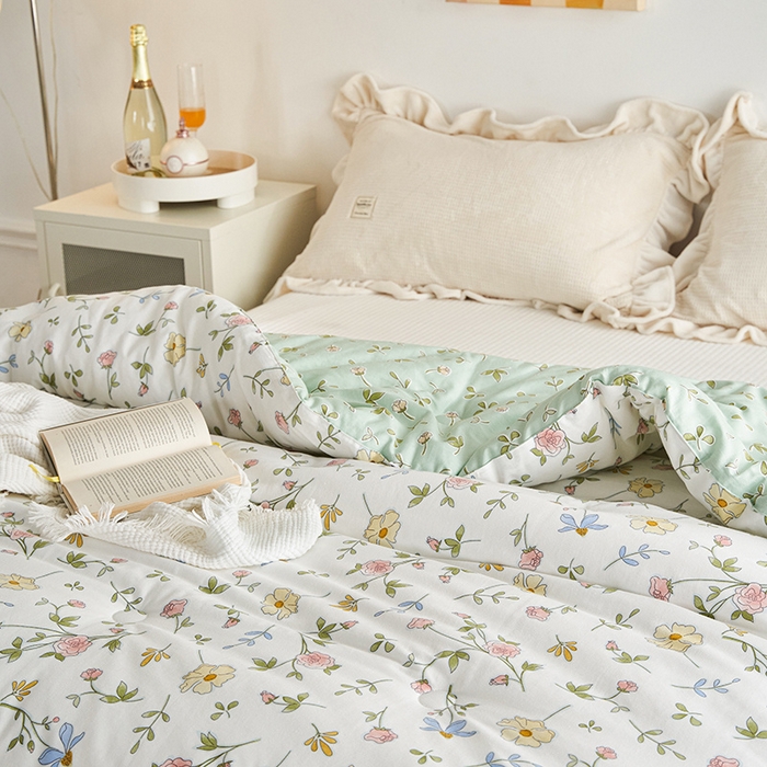 91家纺网 家纺一手货源 找家纺 莱福仕家纺 2024新款全棉13070四季被冬被被子被芯 情人花园