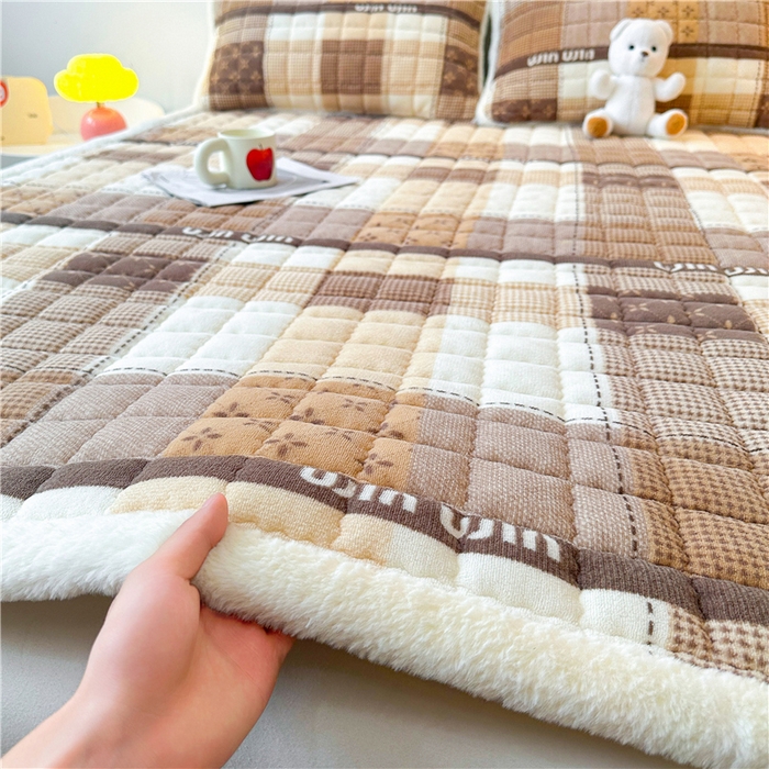 91家纺网 家纺一手货源 找家纺 喜居 2024新款印花牛奶绒床褥垫加厚宝宝绒床褥子床垫薄床垫 温情时光