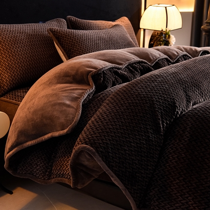 91家纺网 家纺一手货源 找家纺 好眠好梦家纺 2024新款色织提花牛奶绒床笠四件套 咖啡