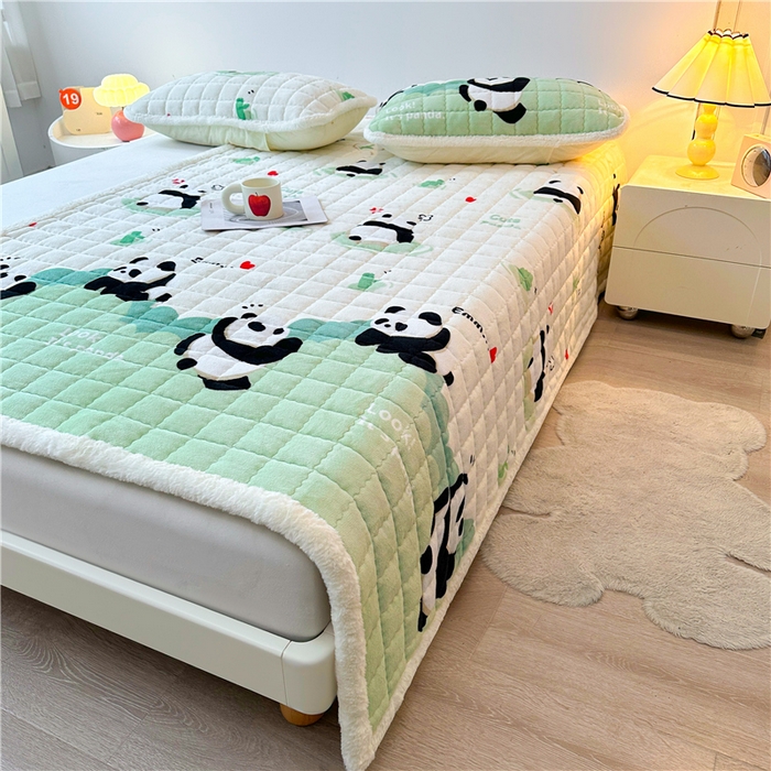91家纺网 家纺一手货源 找家纺 喜居 2024新款印花牛奶绒床褥垫加厚宝宝绒床褥子床垫薄床垫 欢乐熊猫