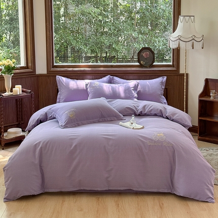 91家纺网 家纺一手货源 找家纺 巧玲珑 2025新款生态绣花四件套 爱丁熊-紫