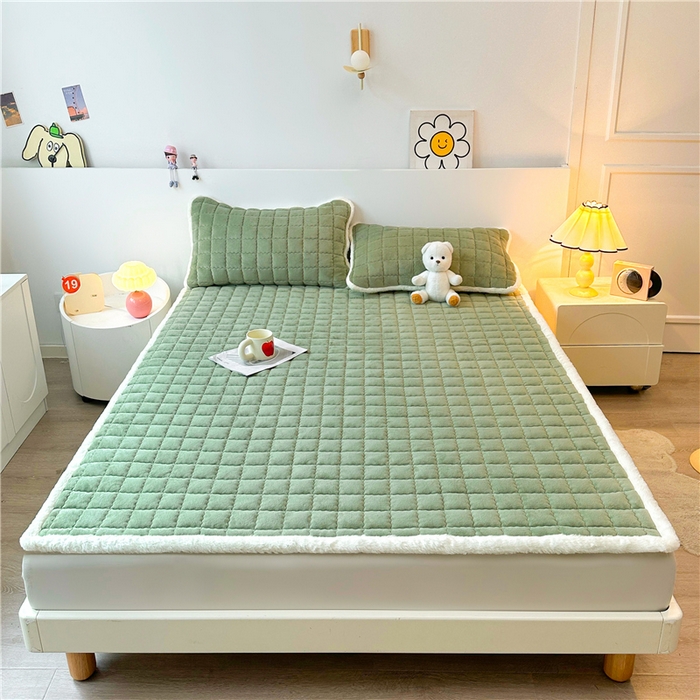 91家纺网 家纺一手货源 找家纺 喜居 2024新款印花牛奶绒床褥垫加厚宝宝绒床褥子床垫薄床垫 暖绒绿