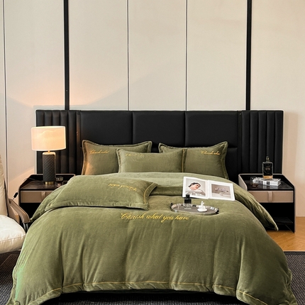 91家纺网 家纺一手货源 找家纺 （总）鸿织源家纺 2025新款230g全消光牛奶绒刺绣四件套