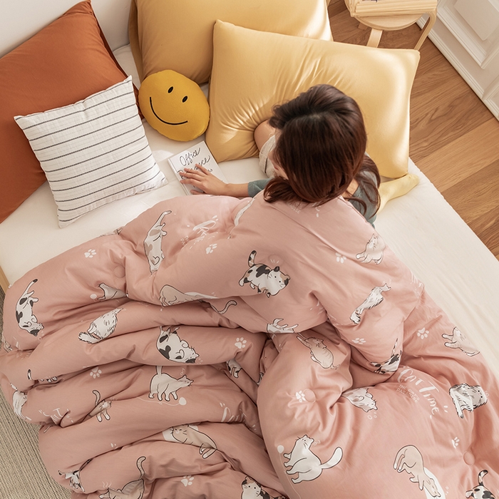 91家纺网 家纺一手货源 找家纺 莱福仕家纺 2024新款全棉13070四季被冬被被子被芯 猫咪宝贝