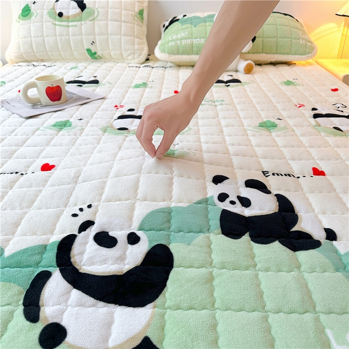 91家纺网 家纺一手货源 找家纺 喜居 2024新款印花牛奶绒床褥垫加厚宝宝绒床褥子床垫薄床垫 欢乐熊猫