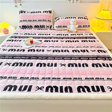 91家纺网 家纺一手货源 找家纺 喜居 2024新款印花牛奶绒床褥垫加厚宝宝绒床褥子床垫薄床垫 MM蝴蝶结