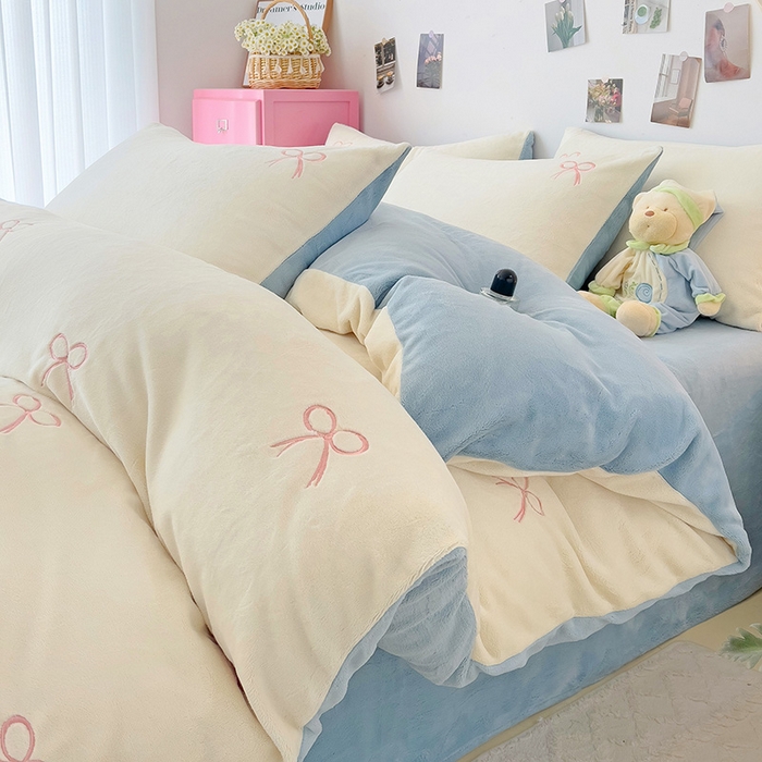 91家纺网 家纺一手货源 找家纺 海岛哥哥 2024新款小清新刺绣牛奶绒四件套 牛奶绒蝴蝶结-天蓝