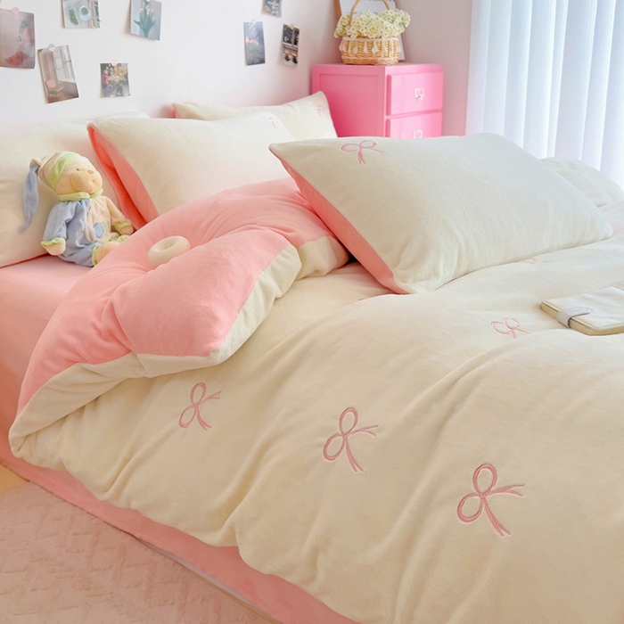 91家纺网 家纺一手货源 找家纺 海岛哥哥 2024新款小清新刺绣牛奶绒四件套 牛奶绒蝴蝶结-粉玉