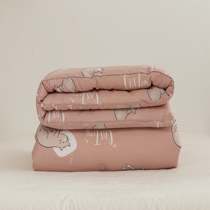 91家纺网 家纺一手货源 找家纺 莱福仕家纺 2024新款全棉13070四季被冬被被子被芯 猫咪宝贝