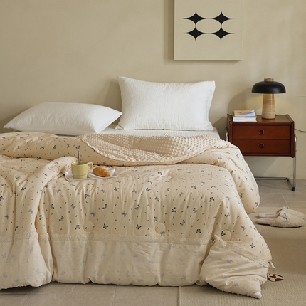 91家纺网 家纺一手货源 找家纺 （总）U被家纺 2025新款法式贴边全棉双层纱豆豆被