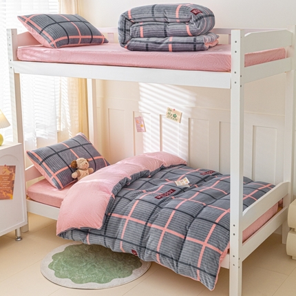 91家纺网 家纺一手货源 找家纺 爱港家纺 2024新款牛奶绒法兰绒加厚保暖三件套床笠床单款 校园旋律