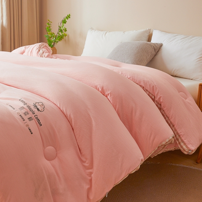 91家纺网 家纺一手货源 找家纺 创优家纺 2025新款无印风立体新疆棉花被被子冬被芯春秋被直播 新疆棉-粉色