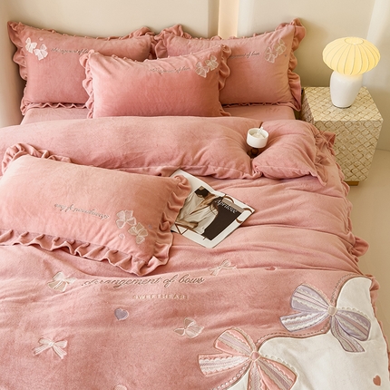 91家纺网 家纺一手货源 找家纺 （总）卡初家居（原微来） 2025秋冬新款A类高克重加厚保暖亲肤牛奶绒四件套--韵律系列（提供买家秀）