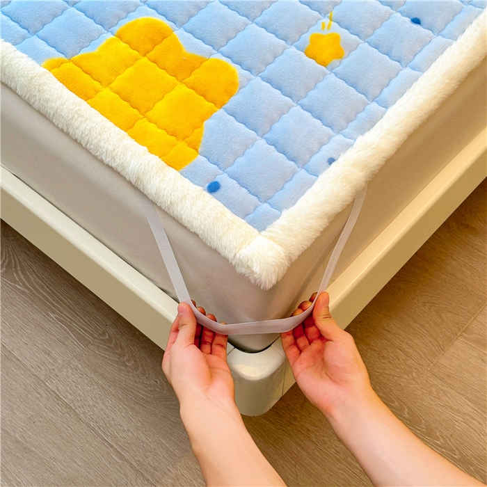 91家纺网 家纺一手货源 找家纺 喜居 2024新款印花牛奶绒床褥垫加厚宝宝绒床褥子床垫薄床垫 幸运星