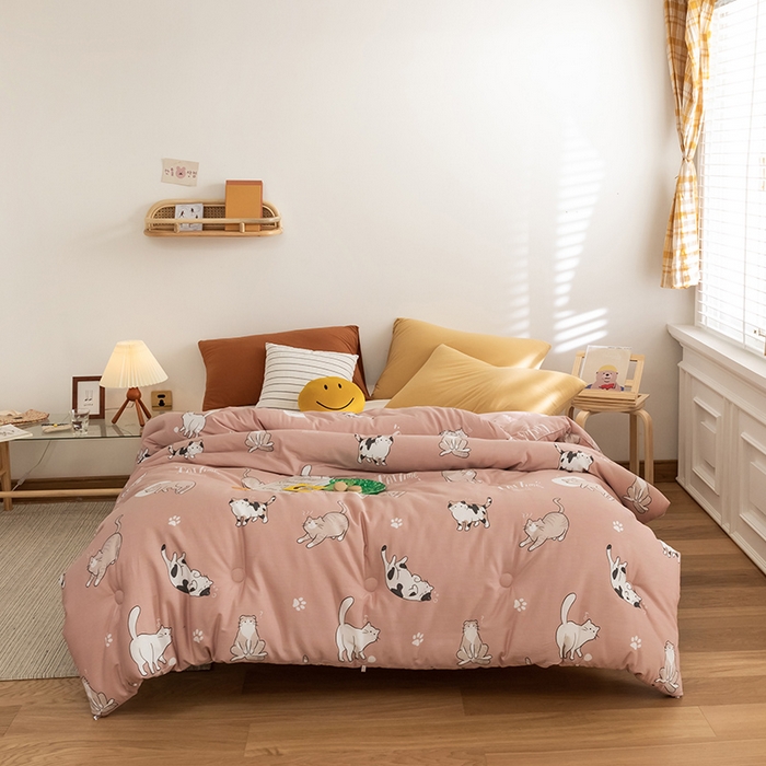 91家纺网 家纺一手货源 找家纺 莱福仕家纺 2024新款全棉13070四季被冬被被子被芯 猫咪宝贝