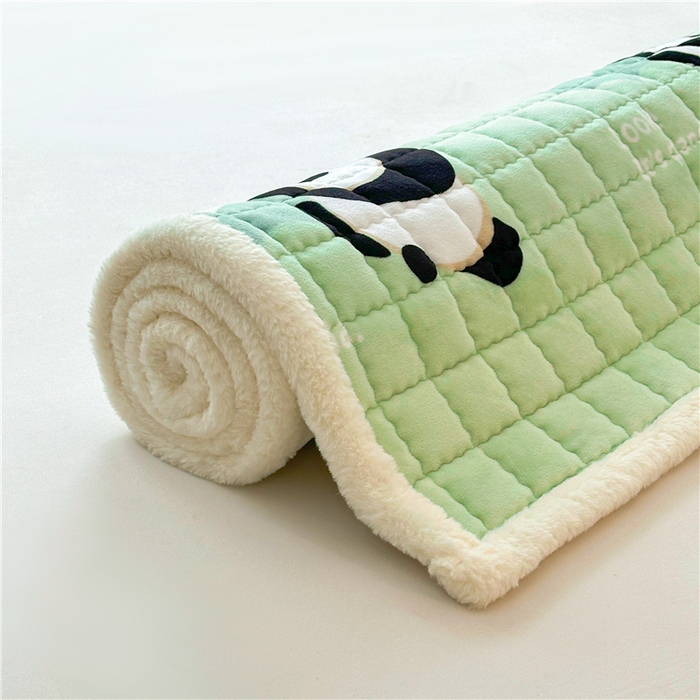 91家纺网 家纺一手货源 找家纺 喜居 2024新款印花牛奶绒床褥垫加厚宝宝绒床褥子床垫薄床垫 欢乐熊猫