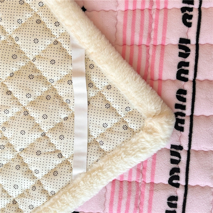 91家纺网 家纺一手货源 找家纺 喜居 2024新款印花牛奶绒床褥垫加厚宝宝绒床褥子床垫薄床垫 MM蝴蝶结