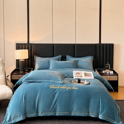 91家纺网 家纺一手货源 找家纺 （总）鸿织源家纺 2025新款230g全消光牛奶绒刺绣四件套