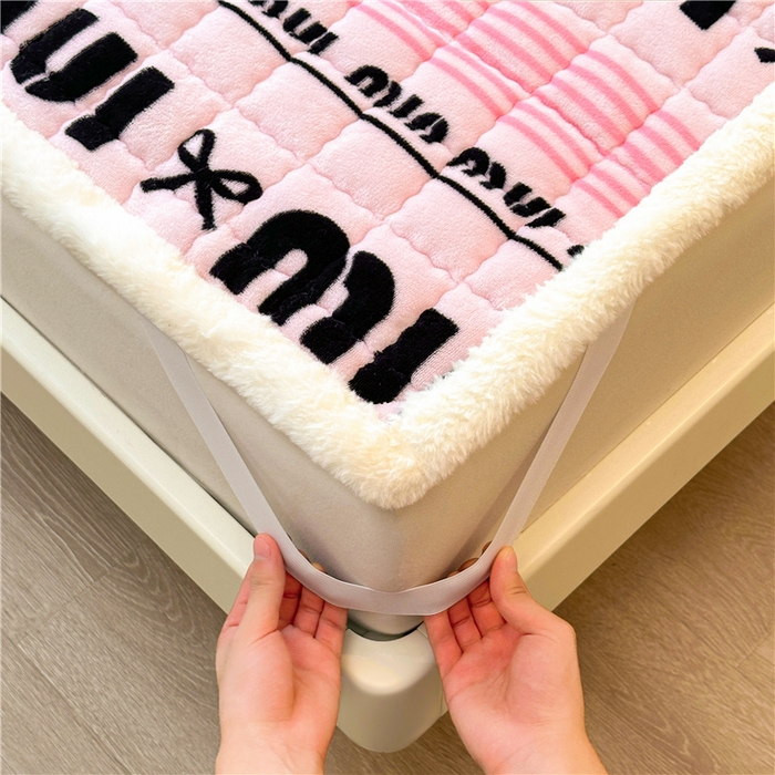 91家纺网 家纺一手货源 找家纺 喜居 2024新款印花牛奶绒床褥垫加厚宝宝绒床褥子床垫薄床垫 MM蝴蝶结