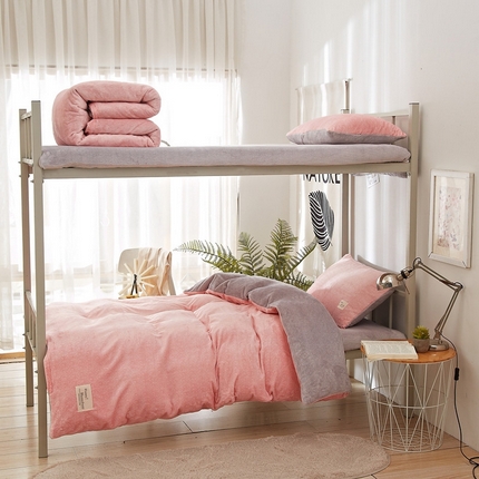 91家纺网 家纺一手货源 找家纺 爱港家纺 2024新款牛奶绒法兰绒加厚保暖三件套床笠床单款 粉+灰