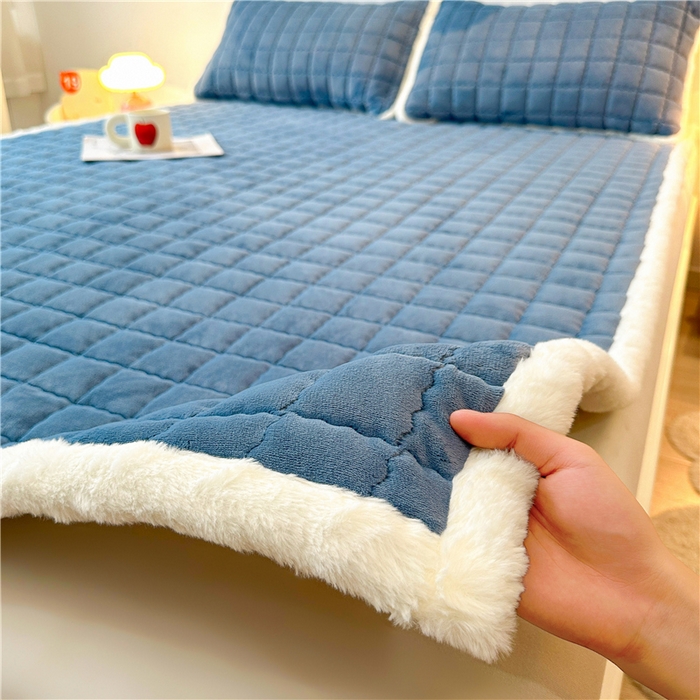 91家纺网 家纺一手货源 找家纺 喜居 2024新款印花牛奶绒床褥垫加厚宝宝绒床褥子床垫薄床垫 暖绒蓝