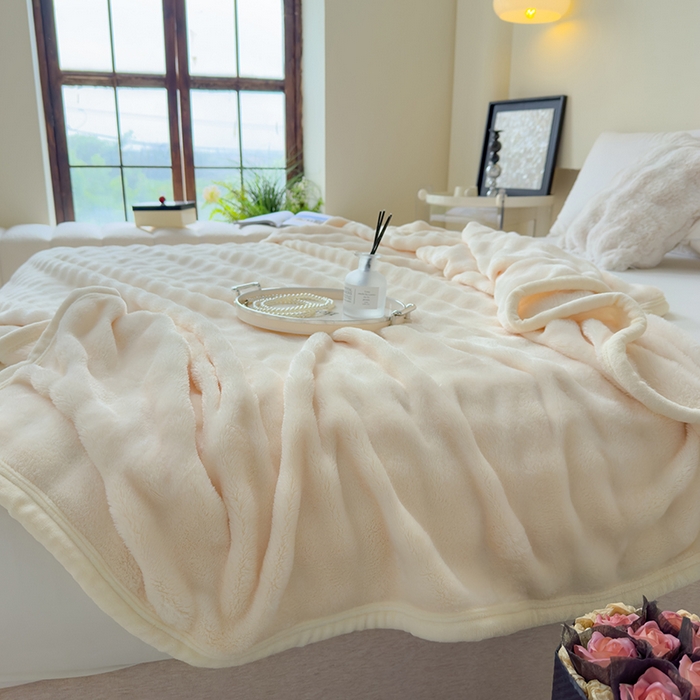 91家纺网 家纺一手货源 找家纺 凡客 2024新款全工艺加厚仿獭兔毛牛奶绒泡泡毛毯 泡泡毯-白色