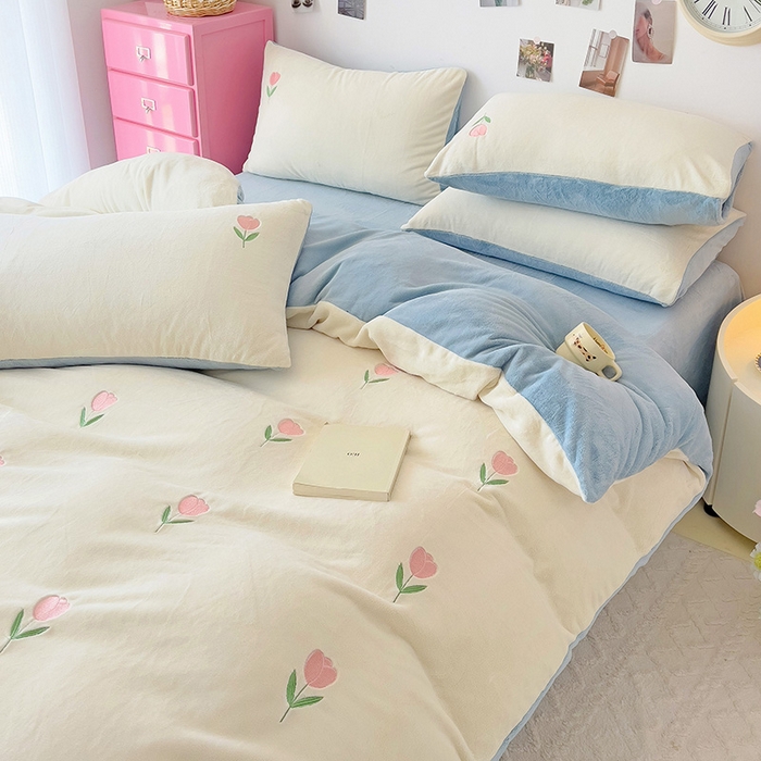 91家纺网 家纺一手货源 找家纺 海岛哥哥 2024新款小清新刺绣牛奶绒四件套 牛奶绒郁金香-天蓝