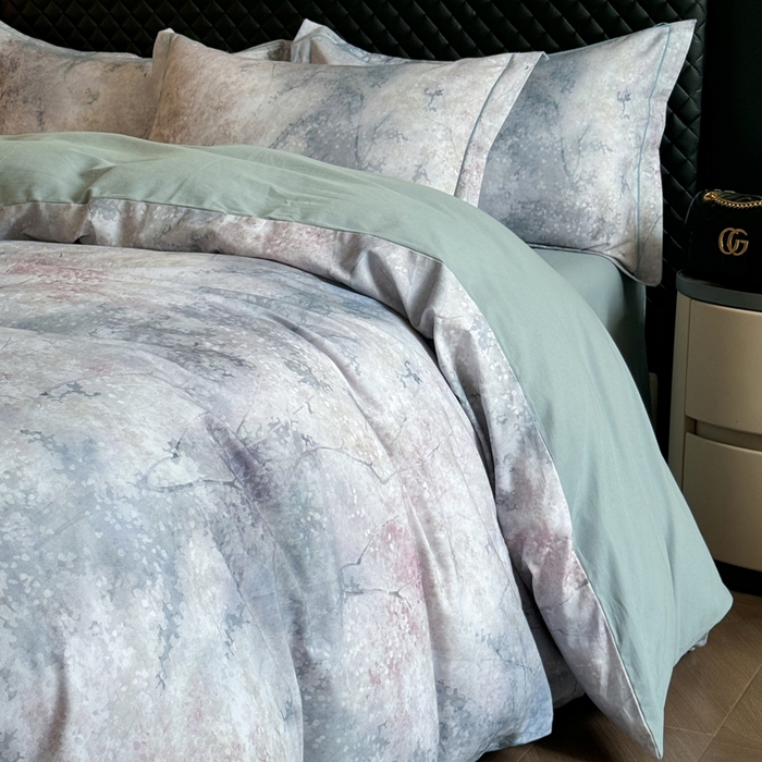 91家纺网 家纺一手货源 找家纺 涵宸家纺 2024新款全棉磨毛数码印花四件套 水墨青花-灰