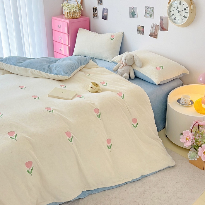 91家纺网 家纺一手货源 找家纺 海岛哥哥 2024新款小清新刺绣牛奶绒四件套 牛奶绒郁金香-天蓝