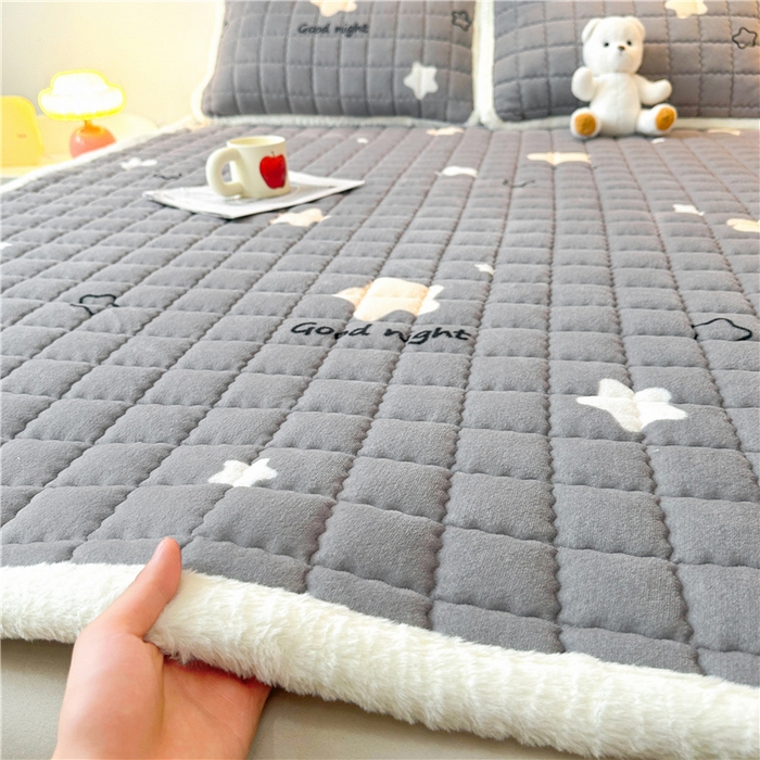 91家纺网 家纺一手货源 找家纺 喜居 2024新款印花牛奶绒床褥垫加厚宝宝绒床褥子床垫薄床垫 满天星