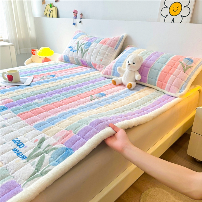 91家纺网 家纺一手货源 找家纺 喜居 2024新款印花牛奶绒床褥垫加厚宝宝绒床褥子床垫薄床垫 缤纷彩虹