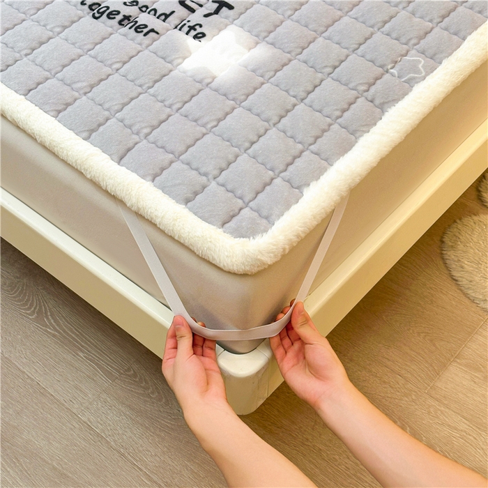 91家纺网 家纺一手货源 找家纺 喜居 2024新款印花牛奶绒床褥垫加厚宝宝绒床褥子床垫薄床垫 星之物语